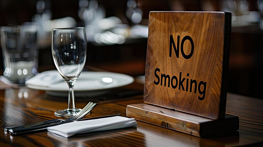 No smoking and drinking while dining out