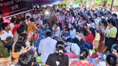 Junior Doctors in agitation amid rain