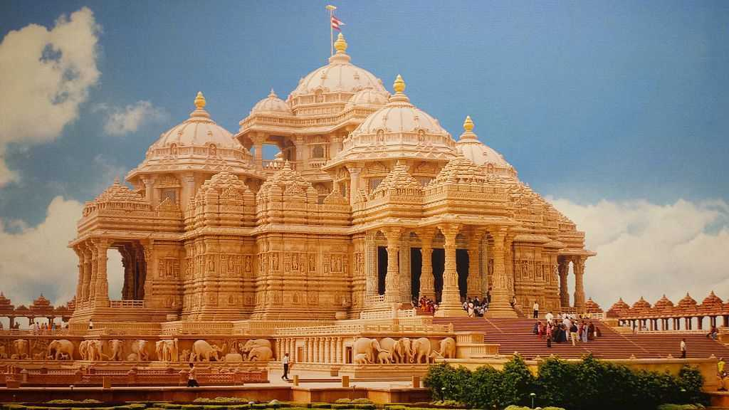 Image shows Akshardham temple of Swaminarayan located in New Delhi.