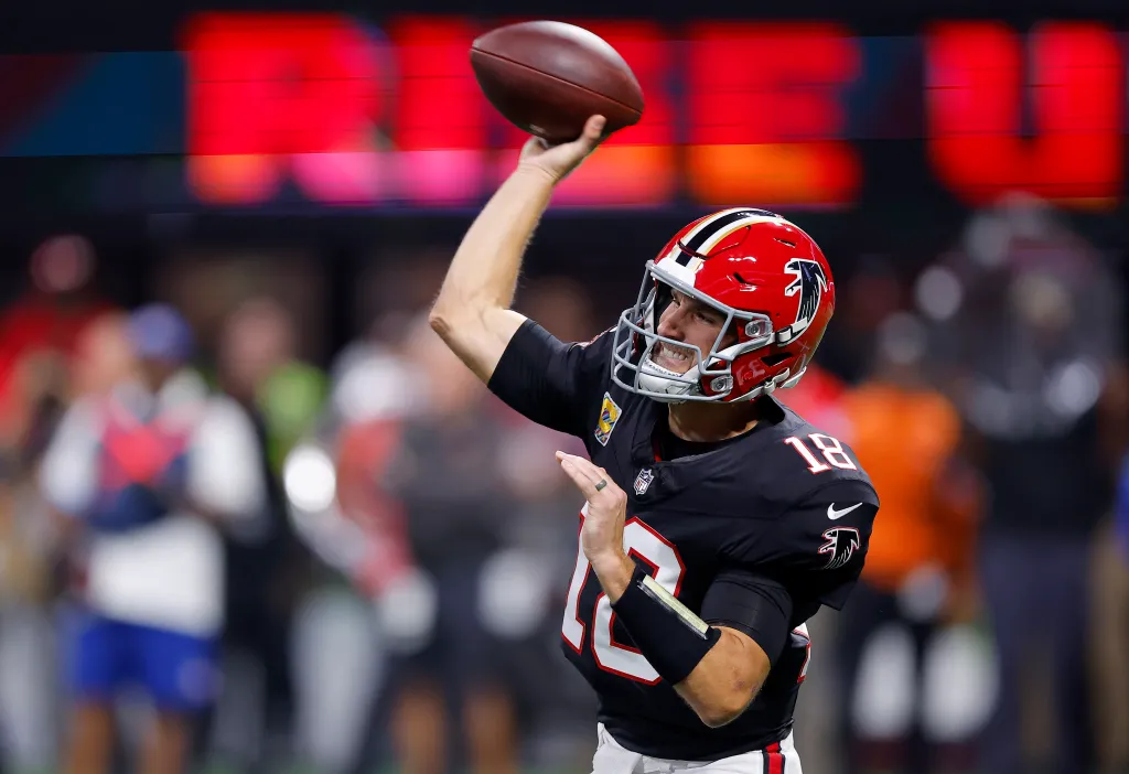 Kirk Cousins #18 of the Atlanta Falcons throws a pass against the Tampa Bay Buccaneers during the first quarter at Mercedes-Benz Stadium on October 03, 2024 in NFL.