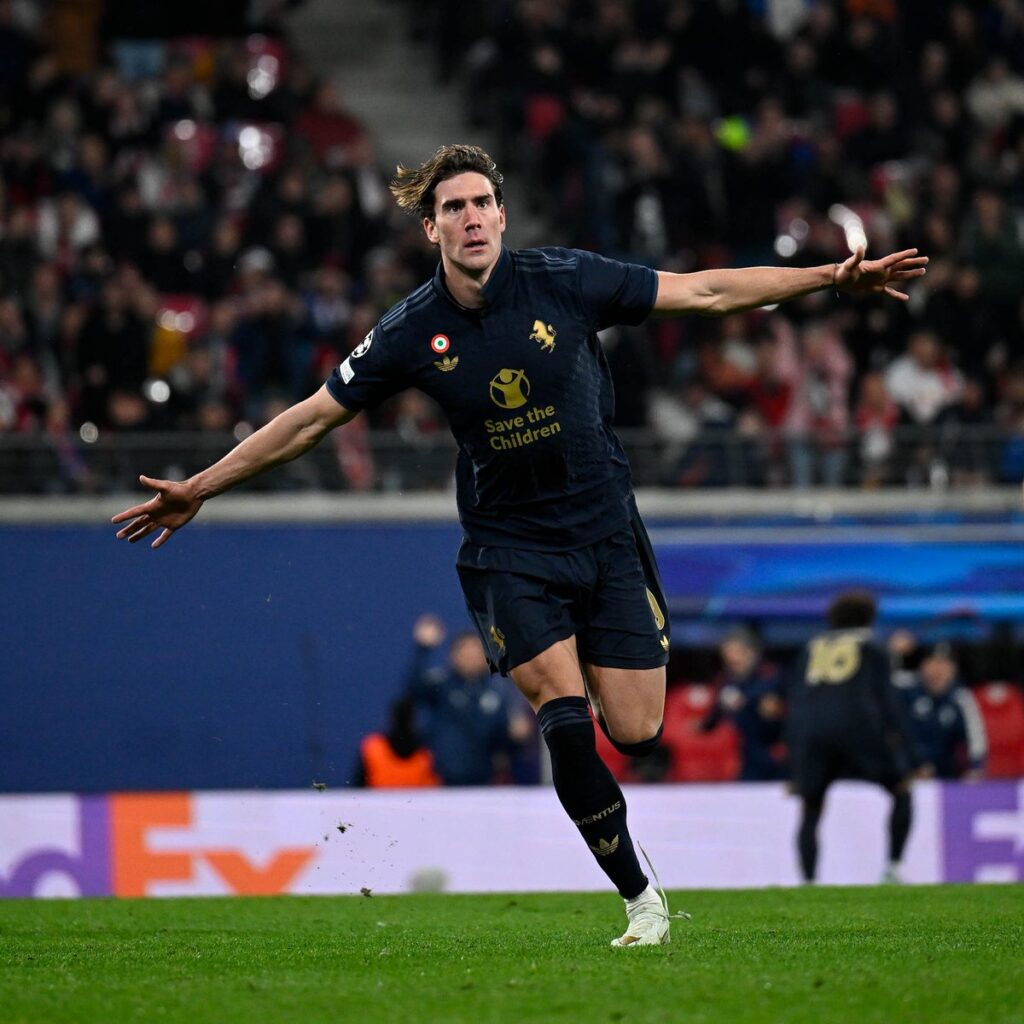 Juventus' Dusan Vlahovic celebrates his goal against RB Leipzig in the UCL 2024-25.