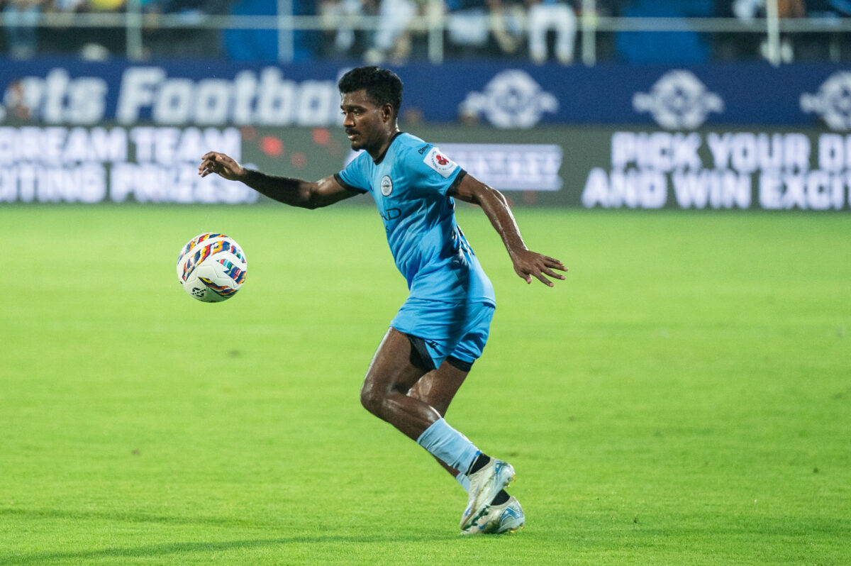 Noufal Puthenveettil Noushad of  Mumbai City FC in action during match 20 of the Indian Super League (ISL) 2024 -25 season played between Mumbai City FC and Bengaluru FC held at Mumbai Football Arena in Mumbai, on 2nd October 2024.