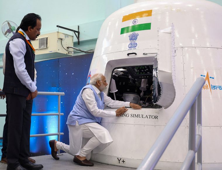 Shree Narendra Modi, in hands-on mode. Inspecting astronaut-simulator.

Courtesy: The Week